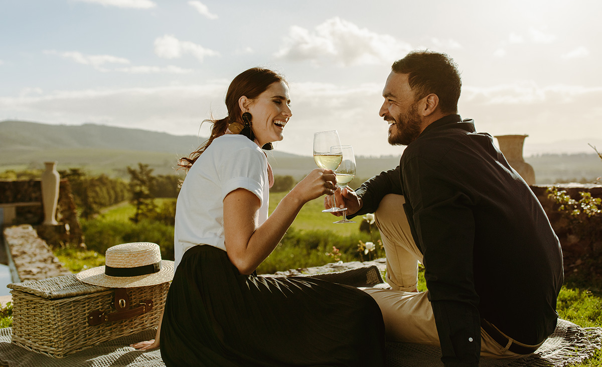 Paar Wein Picknick