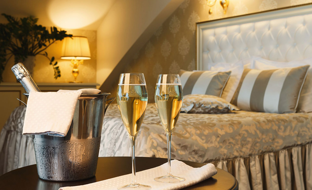 Romantikurlaub im ausgesuchten Boutiquehotel von Prostock-studio - stock.adobe.com